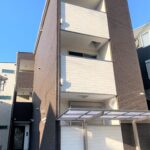 泉佐野市旭町　(木造3階建共同住宅9戸)　R4.9.30竣工