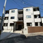 生野区勝山　(木造3階建共同住宅9戸)　R8.3.31竣工